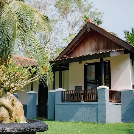 Grand Elty Krakatoa Hotel Kalianda Exterior photo